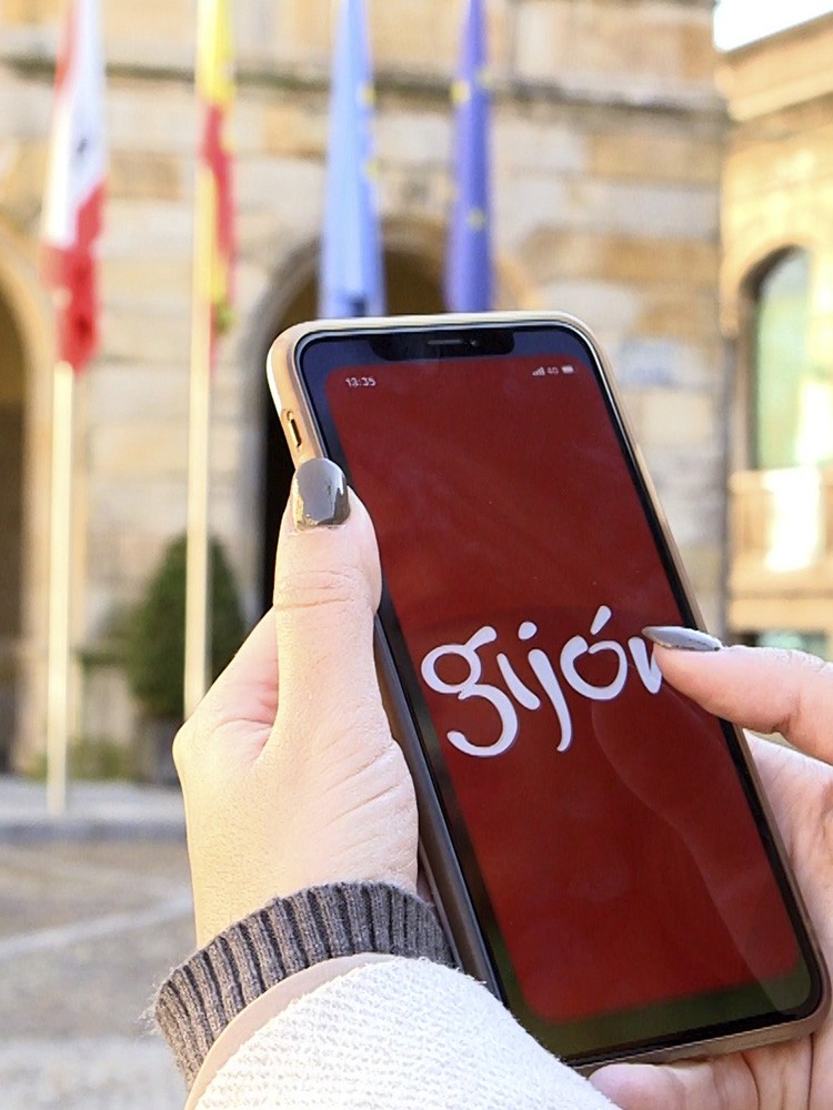 Imagen principal de proyecto de Producción de Vídeo App Gijón CARD4ALL