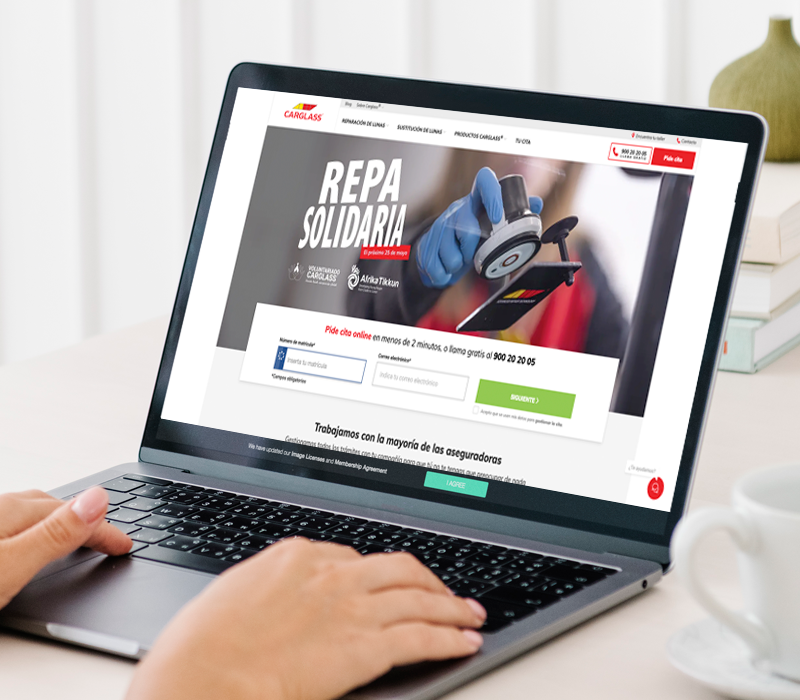 Imagen principal de proyecto de Redefiniendo la experiencia de usuario de Carglass con diseño UX/UI