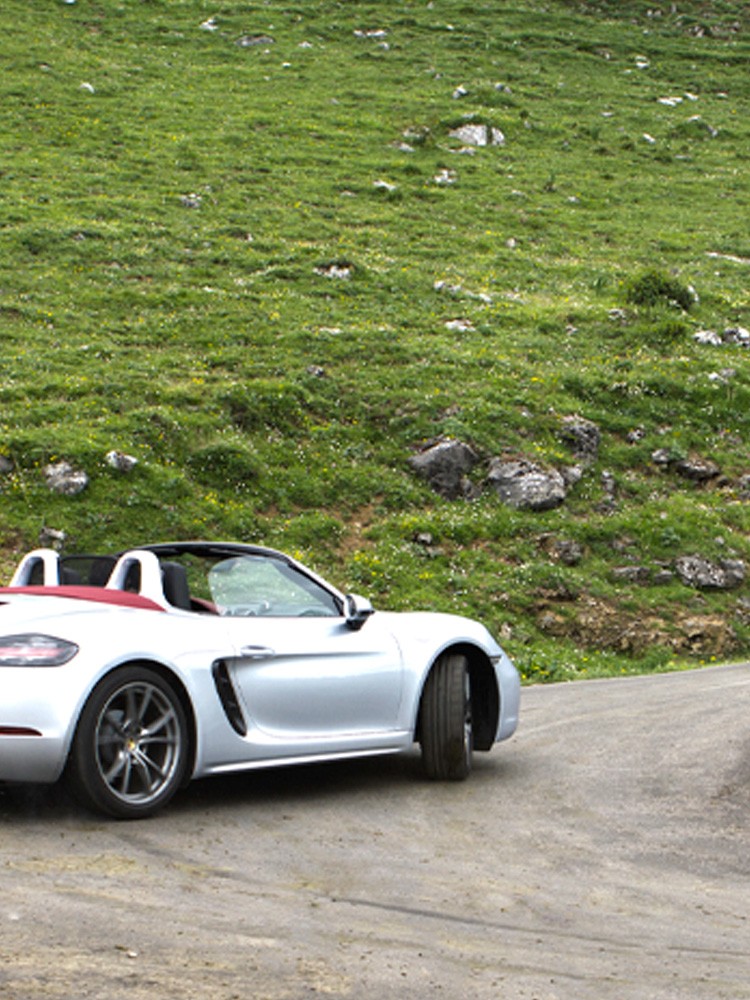 Imagen principal de proyecto de Fotografía Digital Profesional Porsche 718 Spyder Centro Porsche Asturias